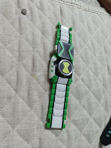 Click to view full screen Ben 10 Ultimatrix V2 (Albedo Ultimate Omnitrix – Prop Version) photo review