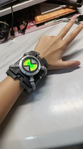 Click to view full screen Ben 10 Ultimatrix V2 (Albedo Ultimate Omnitrix – Prop Version) photo review