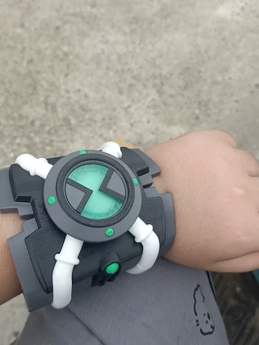 Click to view full screen Ben 10 Ultimatrix V2 (Albedo Ultimate Omnitrix – Prop Version) photo review