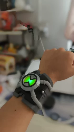 Click to view full screen Ben 10 Ultimatrix V2 (Albedo Ultimate Omnitrix – Prop Version) photo review