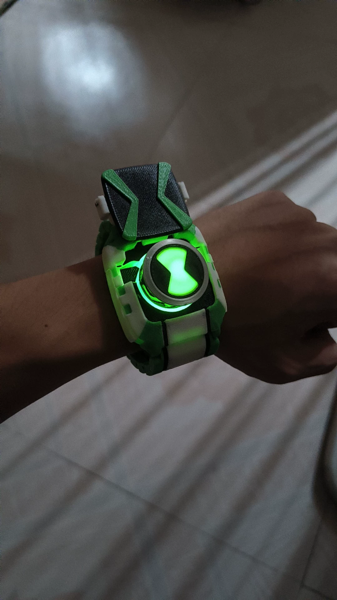 Ben 10 Ultimatrix V2 (Albedo Ultimate Omnitrix – Prop Version) photo review