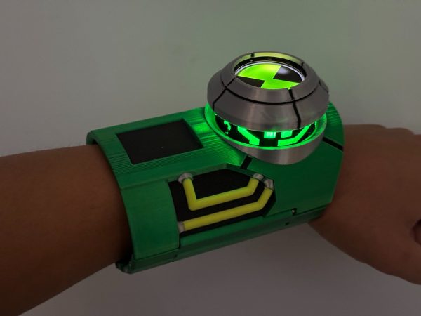 Ben 10 Ultimatrix Watch (Ultimate Alien Watch) Cosplay Prop - Image 8